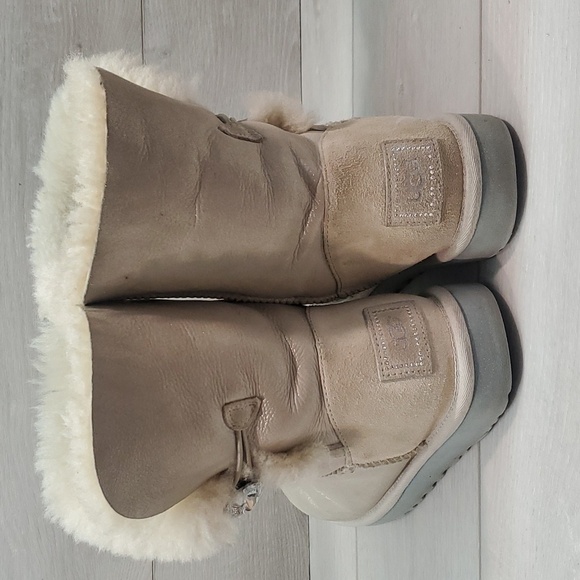 Ugg Australia Women Bailey I Do Wedding Bridal Short Sheepskin Boots shoes 8 - Picture 5 of 15